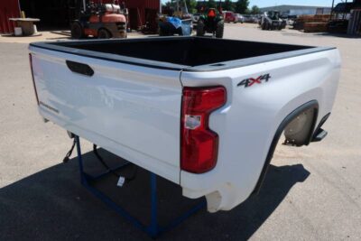 20-c-chevy-silverado-hd-white-69ft-short-truck-bed-F144085289 20-C Chevy Silverado HD White 6.9ft Short Truck Bed
